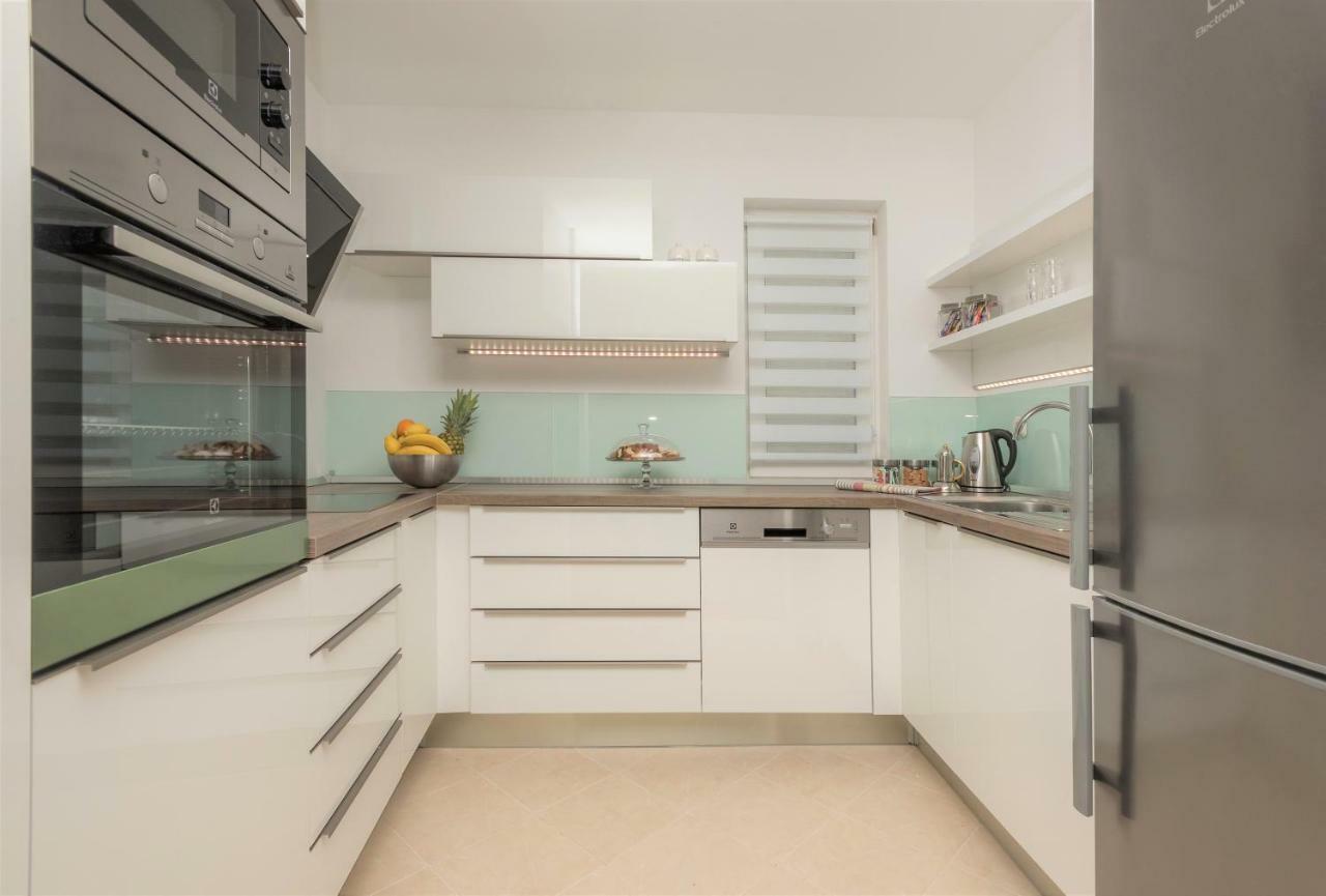 Andor - Lux, Two Beautiful Terraces With Sea & Sunset View Apartment Makarska Exterior foto