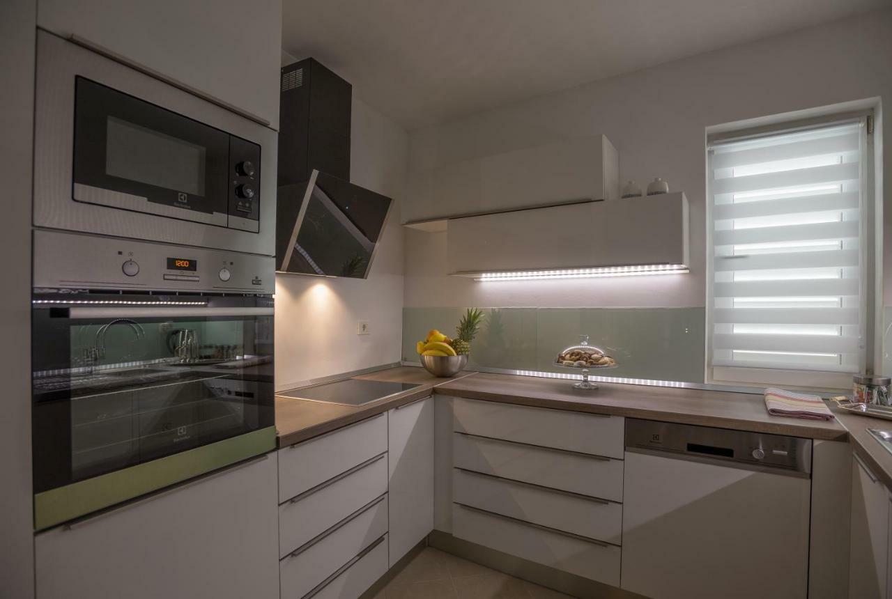 Andor - Lux, Two Beautiful Terraces With Sea & Sunset View Apartment Makarska Exterior foto